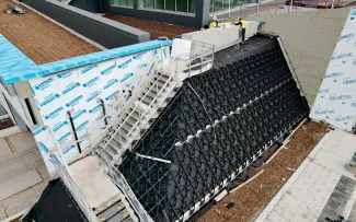 Dachfläche mit Georaster®-Elementen