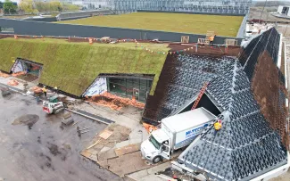 Steildach mit Vegetationsmatten